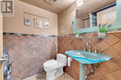 #109 -1001 Cedarglen Gate, Mississauga, ON - Indoor Photo Showing Bathroom
