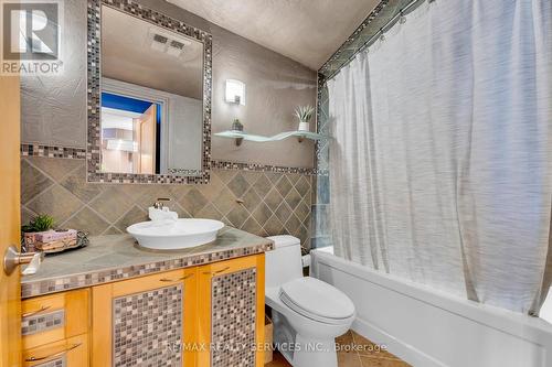 #109 -1001 Cedarglen Gate, Mississauga, ON - Indoor Photo Showing Bathroom