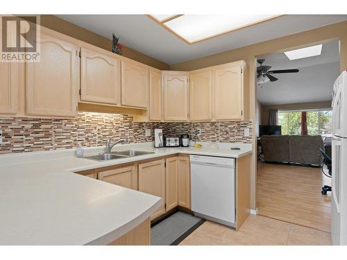 1001 30 Avenue Unit# 39, Vernon, BC - Indoor Photo Showing Kitchen With Double Sink