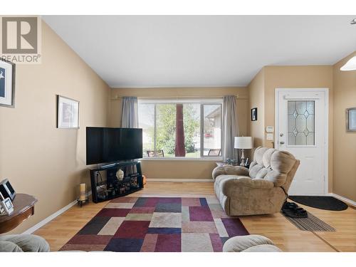 1001 30 Avenue Unit# 39, Vernon, BC - Indoor Photo Showing Living Room