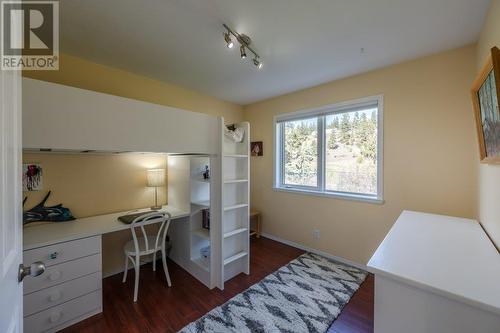 8475 Princeton-Summerland Road, Summerland, BC - Indoor Photo Showing Bedroom