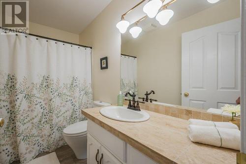 8475 Princeton-Summerland Road, Summerland, BC - Indoor Photo Showing Bathroom