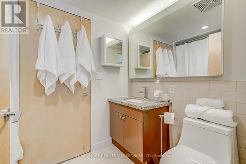 #311 -1005 King St W, Toronto, ON - Indoor Photo Showing Bathroom