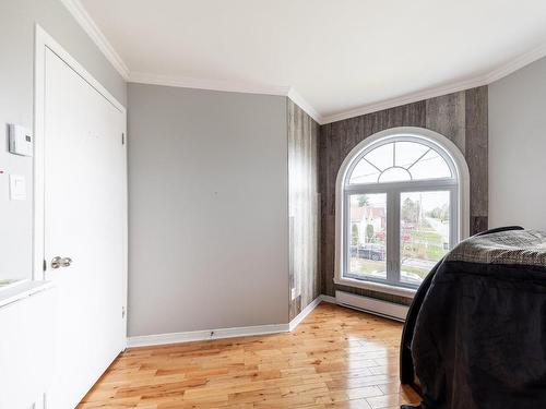 Chambre Ã Â coucher - 278 Rue Favreau, Saint-Jean-Sur-Richelieu, QC - Indoor Photo Showing Bedroom
