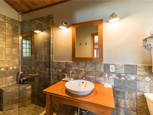 11780 Fairtide Rd, Ladysmith, BC - Indoor Photo Showing Bathroom
