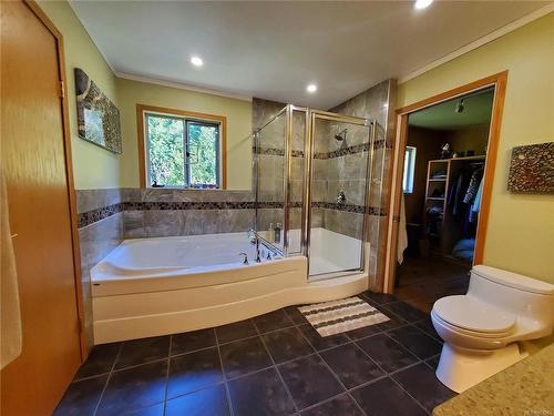 270 Cedar St, Tofino, BC - Indoor Photo Showing Bathroom