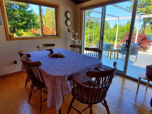 270 Cedar St, Tofino, BC - Indoor Photo Showing Dining Room