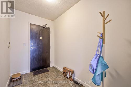 #2016 -8 Park Rd, Toronto, ON - Indoor Photo Showing Other Room