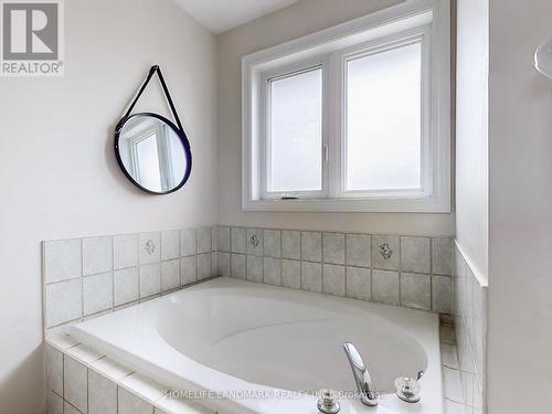 44 Beechgrove Crescent, Markham, ON - Indoor Photo Showing Bathroom