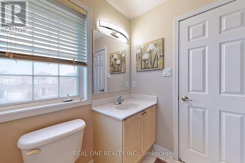579 Fred Mclaren Boulevard, Markham, ON - Indoor Photo Showing Bathroom