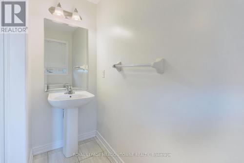 72 Mullholland Ave, Cambridge, ON - Indoor Photo Showing Bathroom