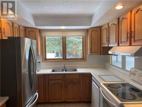 6711 Gilmore Hill Road, Cornwall, ON - Indoor Photo Showing Kitchen With Double Sink