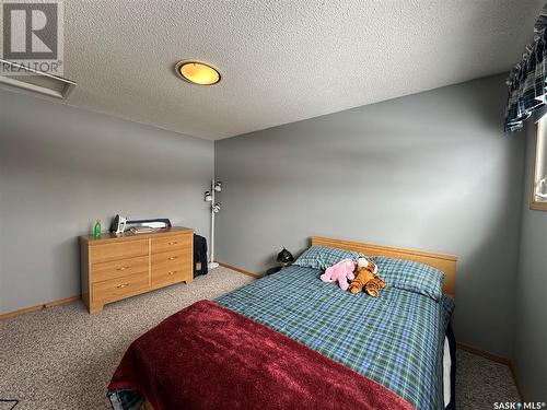 403 2Nd Street Ne, Watson, SK - Indoor Photo Showing Bedroom