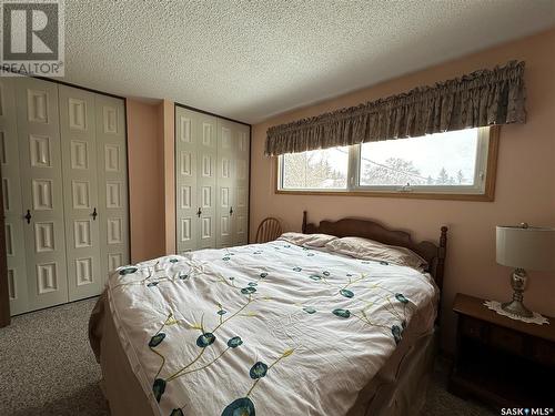 403 2Nd Street Ne, Watson, SK - Indoor Photo Showing Bedroom