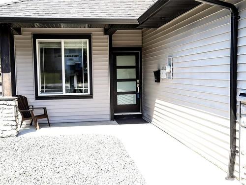 3132 Sweet Pl, Port Alberni, BC - Outdoor With Exterior