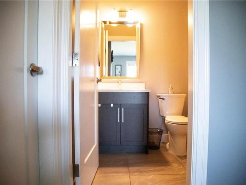 3132 Sweet Pl, Port Alberni, BC - Indoor Photo Showing Bathroom