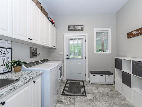 847 Whittaker Rd, Malahat, BC - Indoor Photo Showing Laundry Room