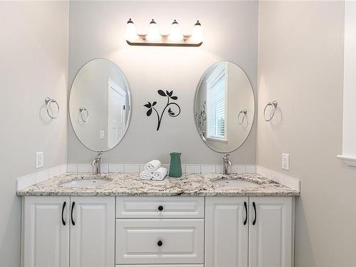 847 Whittaker Rd, Malahat, BC - Indoor Photo Showing Bathroom