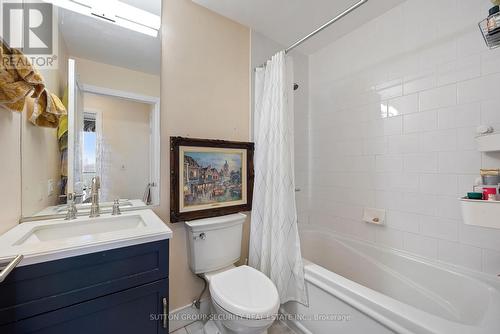 #2706 -18 Yorkville Ave, Toronto, ON - Indoor Photo Showing Bathroom