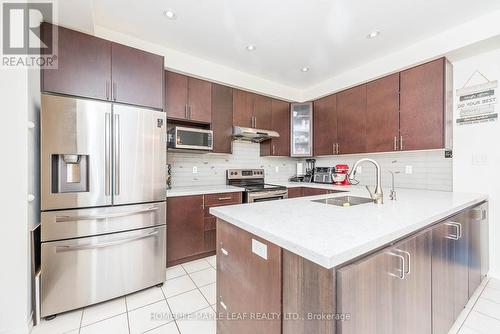 64 Fallmeadow Circ, Brampton, ON - Indoor Photo Showing Kitchen With Upgraded Kitchen