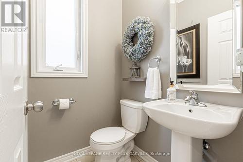 750 Sudgen Terrace Terr W, Milton, ON - Indoor Photo Showing Bathroom