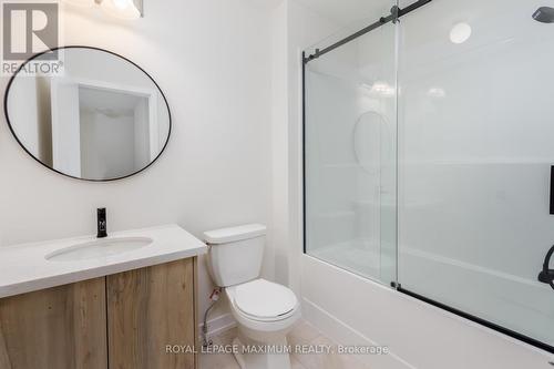1357 Kaniv St, Oakville, ON - Indoor Photo Showing Bathroom