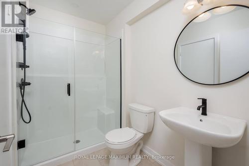 1357 Kaniv Street, Oakville, ON - Indoor Photo Showing Bathroom
