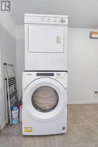 442 Monteray Avenue, North Vancouver, BC - Indoor Photo Showing Laundry Room
