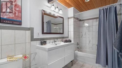 442 Monteray Avenue, North Vancouver, BC - Indoor Photo Showing Bathroom
