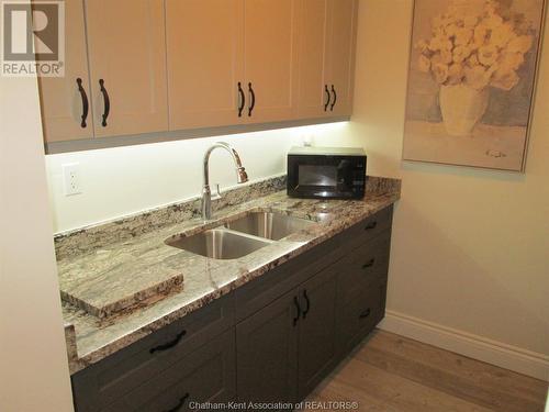 140 Park Avenue East Unit# 211, Chatham, ON - Indoor Photo Showing Kitchen With Double Sink