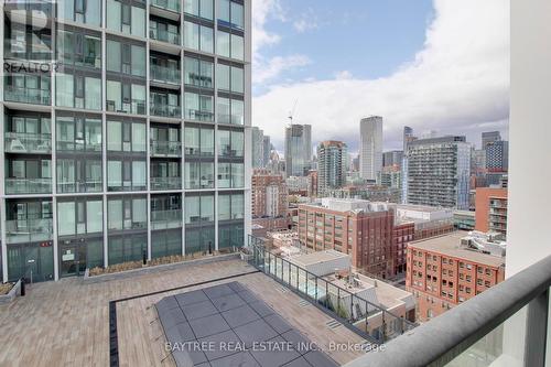 #1616 -158 Front St E, Toronto, ON - Outdoor