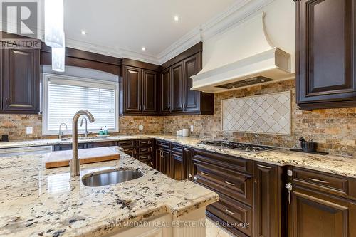 461 Lynd Avenue, Mississauga, ON - Indoor Photo Showing Kitchen With Upgraded Kitchen