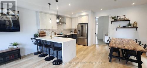 7 Kirby Ave, Collingwood, ON - Indoor Photo Showing Kitchen With Upgraded Kitchen