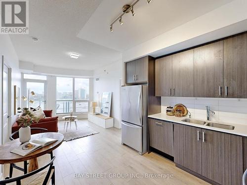 #811 -195 Bonis Ave, Toronto, ON - Indoor Photo Showing Kitchen With Double Sink