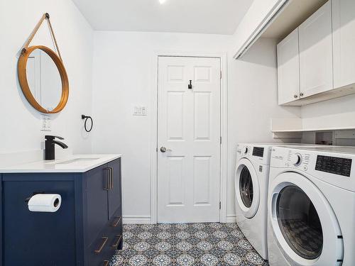Salle de lavage - 2 Rue Tétrault, Saint-Mathias-Sur-Richelieu, QC - Indoor Photo Showing Laundry Room