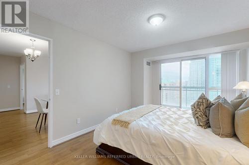 #2507 -18 Parkview Ave, Toronto, ON - Indoor Photo Showing Bedroom