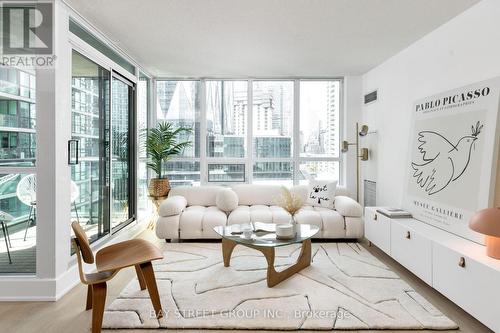 1210 - 12 Yonge Street, Toronto, ON - Indoor Photo Showing Living Room
