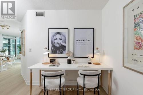 #1210 -12 Yonge St, Toronto, ON - Indoor Photo Showing Dining Room