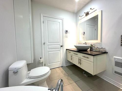 Bathroom - 5-3583 Boul. Ste-Rose, Laval (Fabreville), QC - Indoor Photo Showing Bathroom