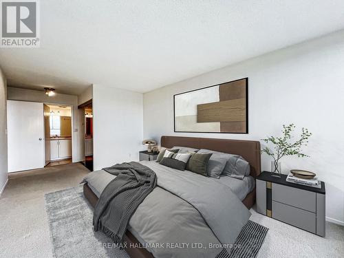 #P-10 -100 Observatory Lane, Richmond Hill, ON - Indoor Photo Showing Bedroom