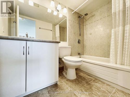 #P-10 -100 Observatory Lane, Richmond Hill, ON - Indoor Photo Showing Bathroom