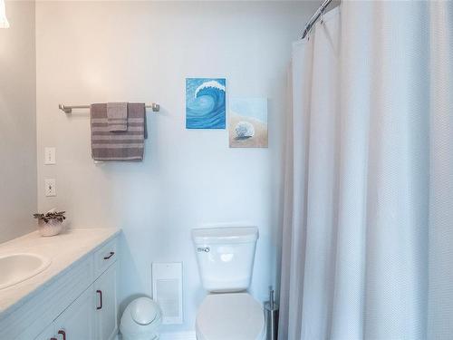402-264 Mcvickers St, Parksville, BC - Indoor Photo Showing Bathroom