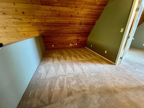 1394 Relkoff Road, Castlegar, BC - Indoor Photo Showing Other Room