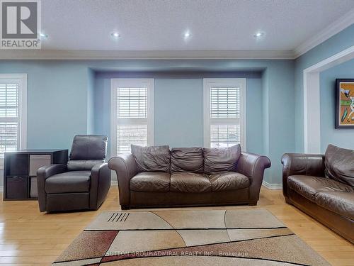84 Agostino Cres, Vaughan, ON - Indoor Photo Showing Living Room