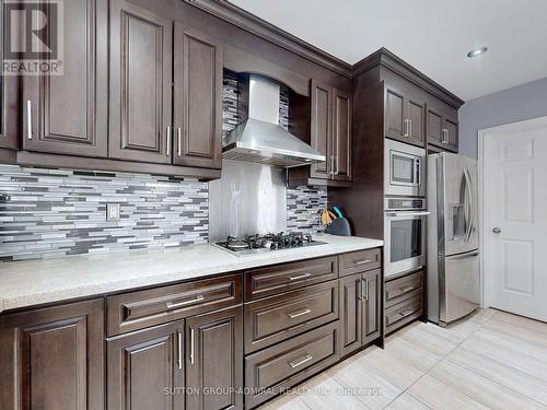 84 Agostino Crescent, Vaughan, ON - Indoor Photo Showing Kitchen