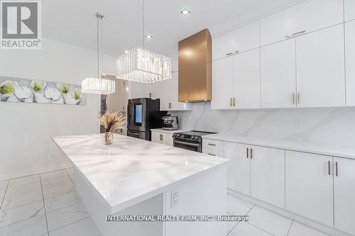 150 Cannes Ave, Vaughan, ON - Indoor Photo Showing Kitchen