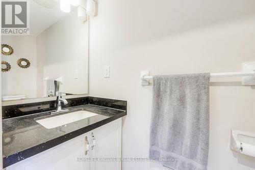 22 Windward Cres, Vaughan, ON - Indoor Photo Showing Bathroom