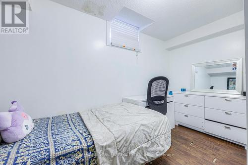 22 Windward Cres, Vaughan, ON - Indoor Photo Showing Bedroom