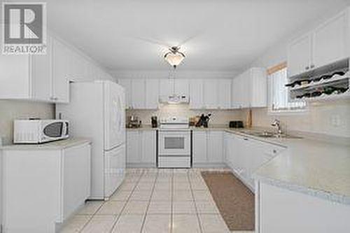 30 Bridlewood Cres, Wasaga Beach, ON - Indoor Photo Showing Kitchen