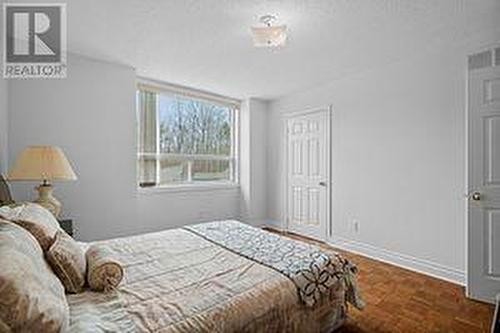 30 Bridlewood Cres, Wasaga Beach, ON - Indoor Photo Showing Bedroom